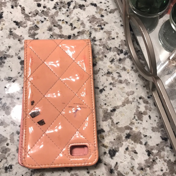 Authentic Chanel caviar Leather phone case - Picture 4 of 5